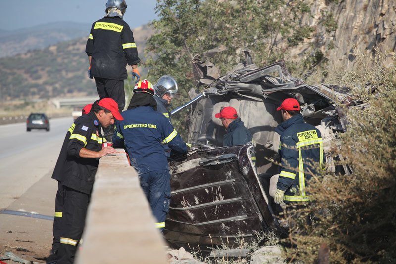 Na severu Řecka havarovala dodávka převážející uprchlíky. 6 z nich zemřelo, mezi nimi i tři děti