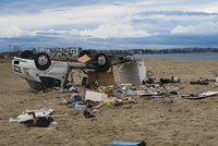 Děsivé foto z řecké pláže: Dva Čechy z Vysočiny zabila bouře, třetí je v nemocnici