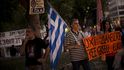 Demonstranti u řeckého parlamentu v Athénách vyjádřili nesouhlas s dohodou s evropskými věřiteli