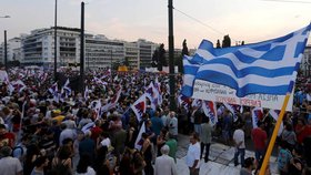Řekové se snaží přesvědčit EU, aby jim hodila záchranný kruh. Uvěří jim věřitelé?
