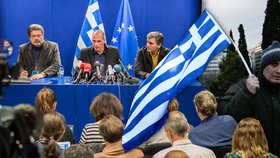 Jednání ministrů financí eurozóny v pondělí bez úspěchu skončilo poté, co zadlužené Řecko jako absurdní odmítlo návrh závěrů počítající s žádostí Atén o prodloužení záchranného programu.