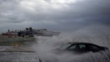 Řecko zasáhl hurikán Zorba: Turisté by neměli vycházet na ulici