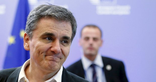 Zadlužení Řekové se těší na miliardy. Ministři financí schválili dohodu o naditém balíčku