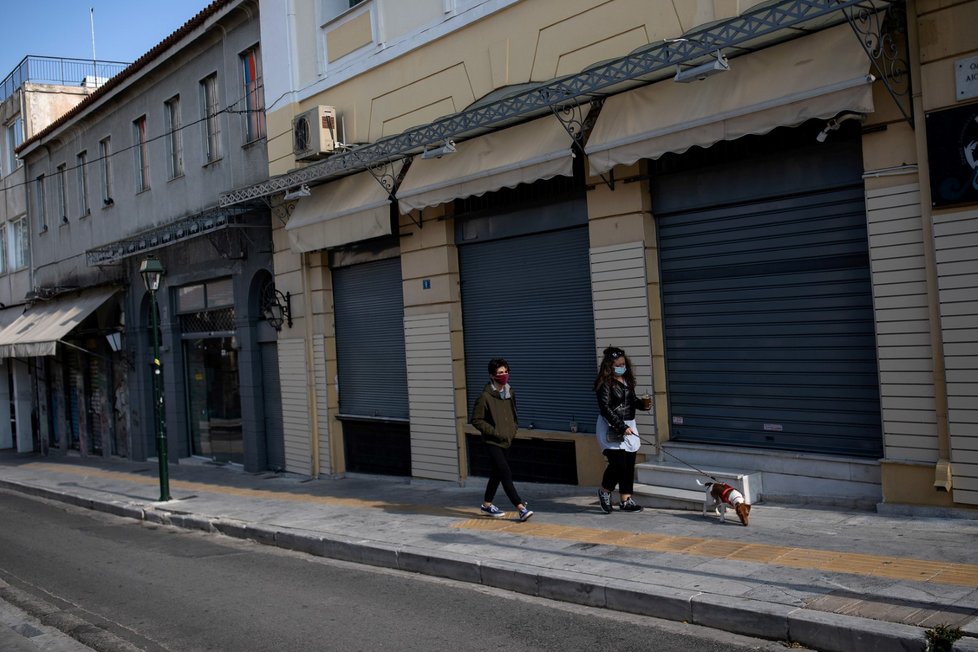 Celostátní karanténa v Řecku a poloprázdné ulice Atén (9. 11. 2020)