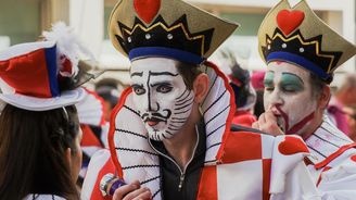 Žebříček nejzadluženějších zemí světa. Na samotném vrcholu překvapivě stojí asijská velmoc Žebříček nejzadluženějších zemí světa. Na samotném vrcholu překvapivě stojí asijská velmoc