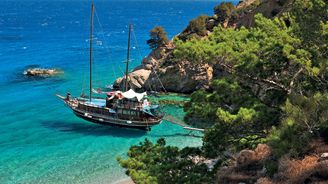 Ostrov Kárpathos. Větrný a nezničený řecký klenot, který je rájem surfařů