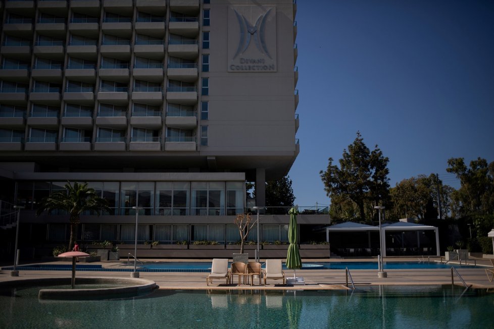 V Řecku se po více než dvou měsících opět otevřely hotely