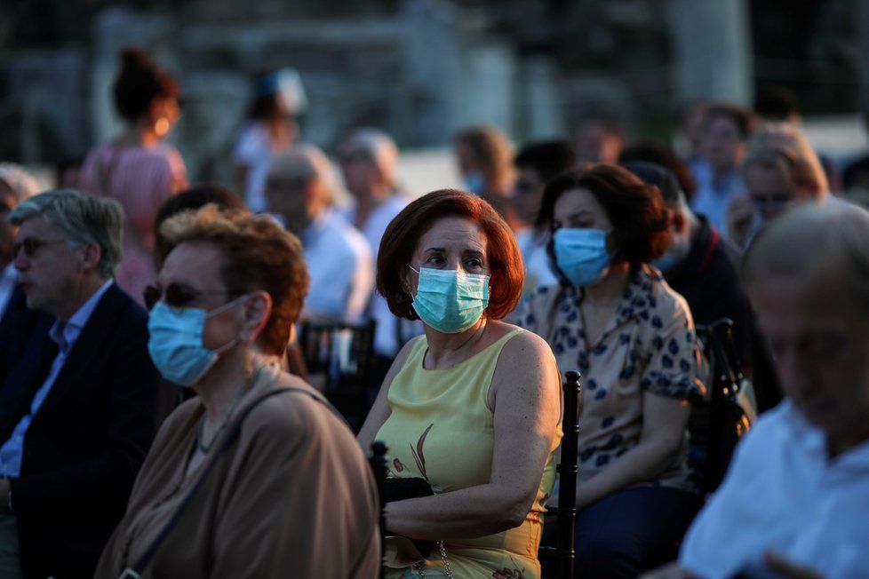 Koronavirus v Řecku - ještě před několika měsíci se venku sházely davy