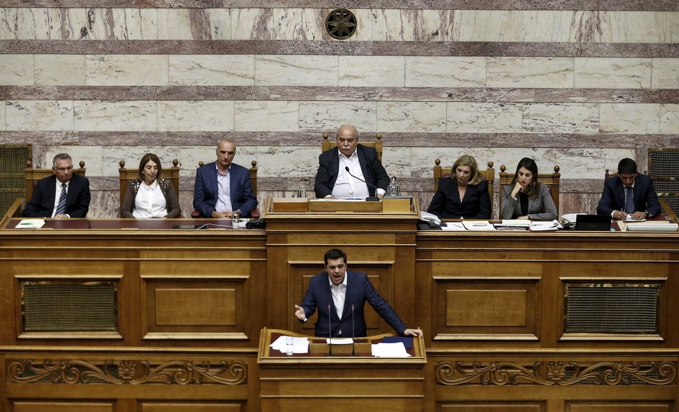 Řecký parlament vyslovil vládě premiéra Tsiprase důvěru.