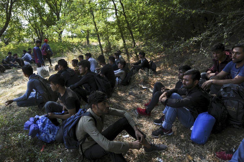 V řeckých uprchlických táborů denně přibývá uprchlíků.