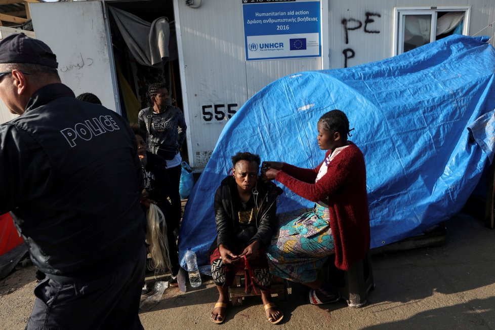 V uprchlickém táboře na ostrově Lesbos panují otřesné podmínky.