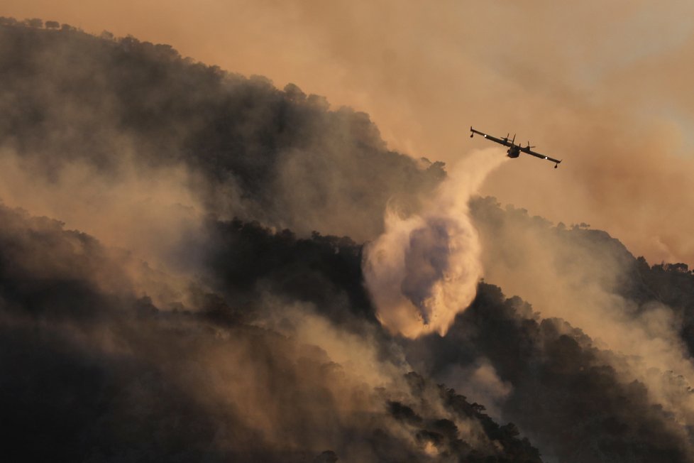 Lesní požáry v Řecku, (23.07.2020).