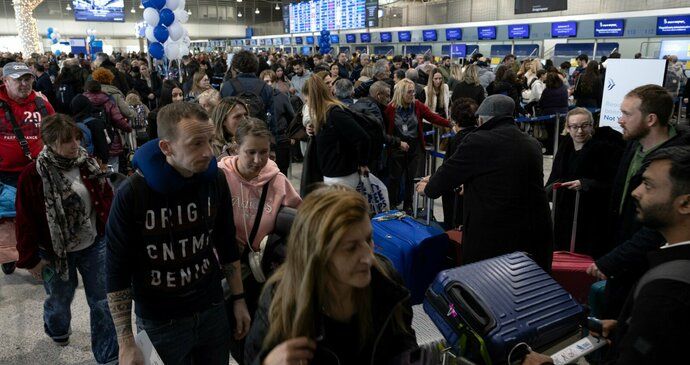 Kolaps na letištích v Řecku (4.1.2026)