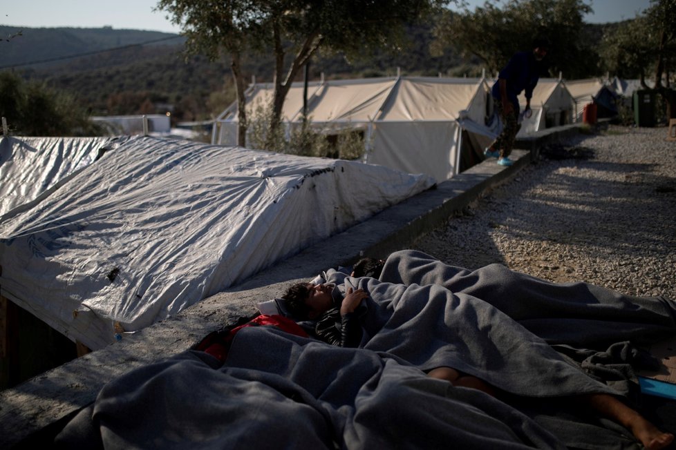 Podmínky v uprchlickém táboře na řeckém ostrově Lesbos jsou nevyhovující.