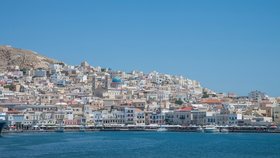 Pobřeží řeckého ostrova Mykonos