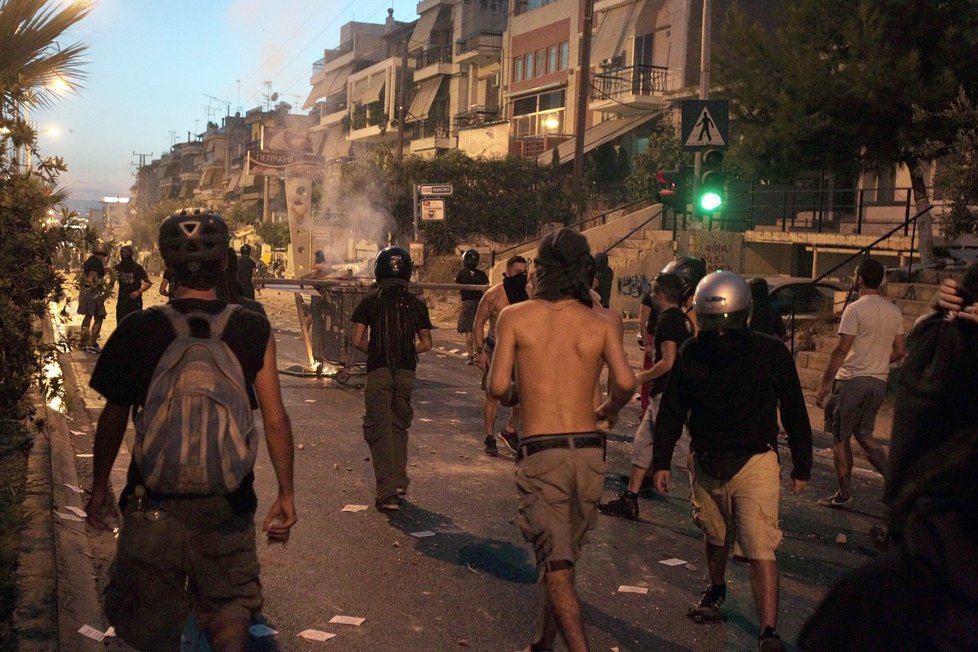 Nedávné tvrdé střety mezi levicovými radikály a řeckou plicií v ulicích Athén