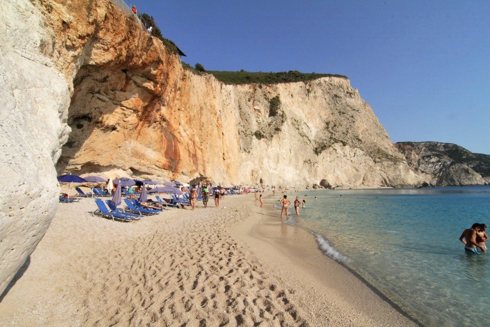 K neštěstí, ke kterému došlo na Zakynthosu, je náchylná i pláž na ostrově Lefkada.