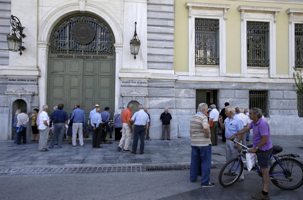Banky v Řecku zůstanou zavřené až do 6.července