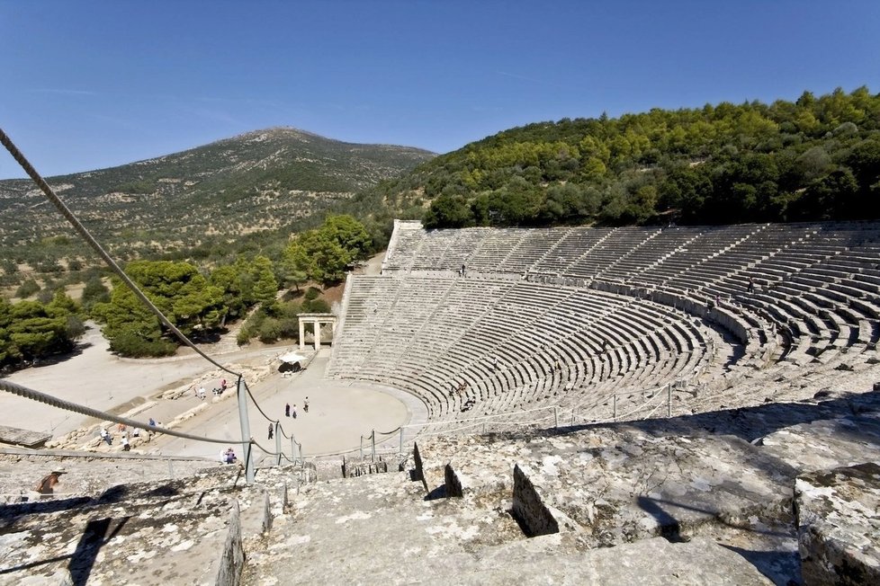 Amfiteátr na Epidaurusu v Řecku.