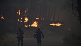 Obří požár nedaleko Atén. (1.8.2026)