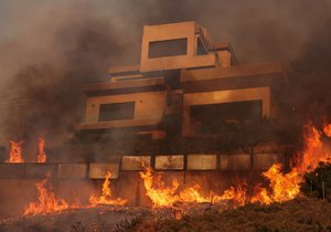 Požár v Řecku nedaleko Athén (17.7.2023)