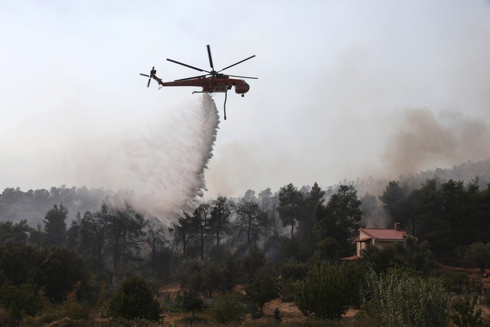 Řecko se stále potýká s lesními požáry. (14. 8. 2019)