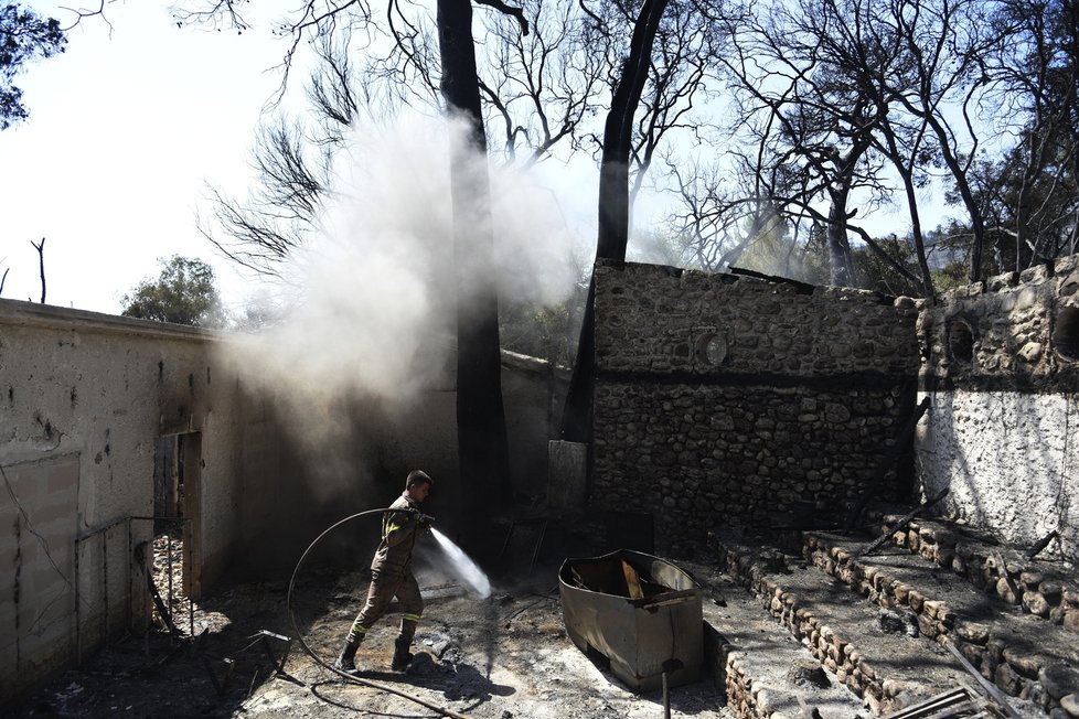 Hasiči v Řecku bojují s požáry (31.7.2021)