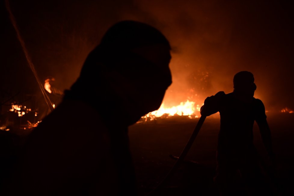 V Řecku nadále zuří požáry (3.8.2021)