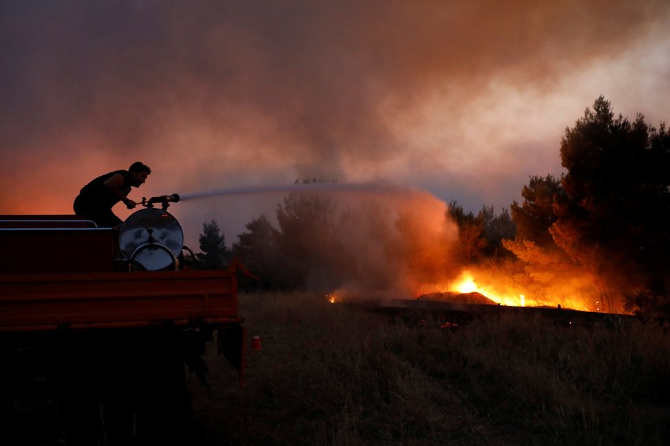 V Řecku nadále zuří požáry (3.8.2021)