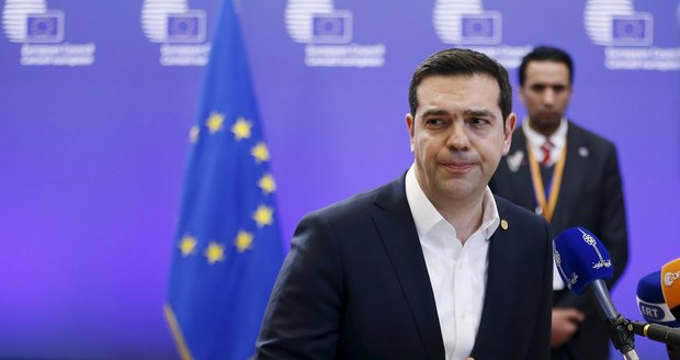 Řekům nad propastí pomohla EU, po 8 letech program končí. Dál dluží 322 miliard eur