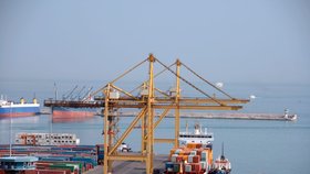 Řecký výprodej: Na prodej by mohl být i kontejnerový přístav v Pireu