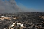 Spálená země po požárech na ostrově Rhodos (24.7.2023)