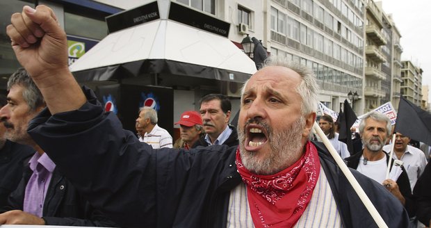 Řekové také ve čtvrtek  protestovali proti tomu, že by se měli uskromnit