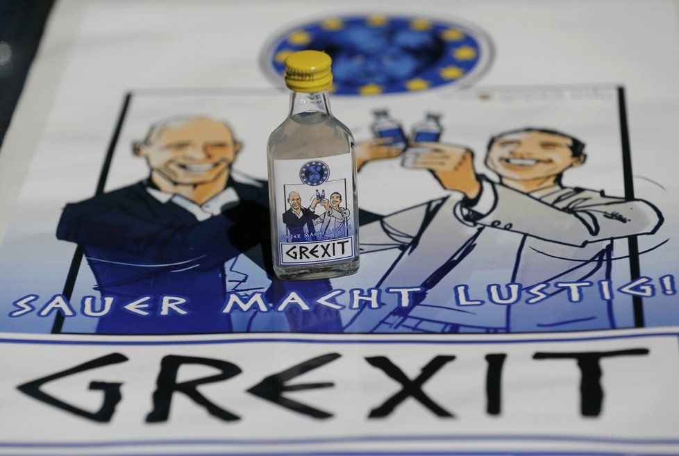 Vodka Grexit s karikaturami řeckého premiéra Alexise Tsiprase (vpravo) a ministra financí Janise Varufakise