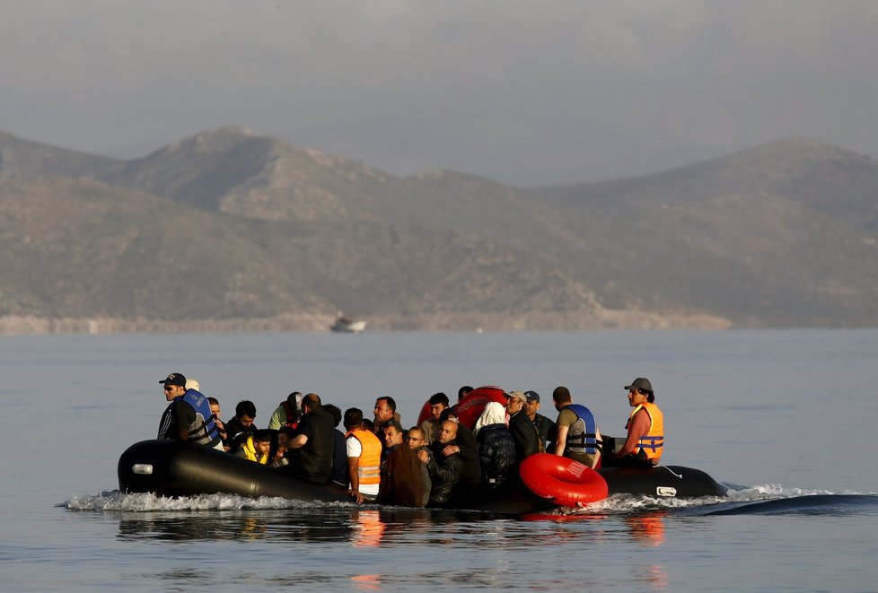 Uprchlíci obsadili Řecko – zabydleli se i v zatím opuštěných hotelech