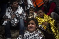Smrt na cestě do Evropy: 45 utopených uprchlíků a umrzlé ženy i dítě