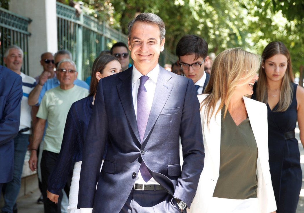 Kyriakos Mitsotakis, premiér Řecka a tatínek přítele Sakkariové