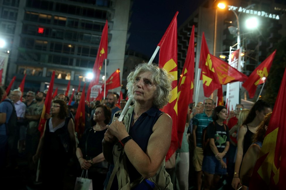 Řekové v neděli zvolí parlament, k moci se zřejmě vrátí opozice.