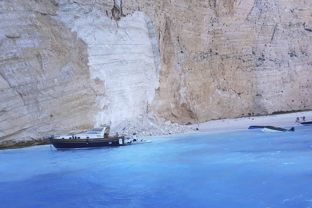 Na oblíbené řecké pláži došlo k sesuvu skály. Mezi zraněnými je i Češka