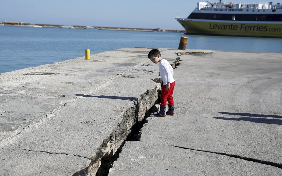 Řeckým ostrovem Zakynthos loni otřáslo zemětřesení.