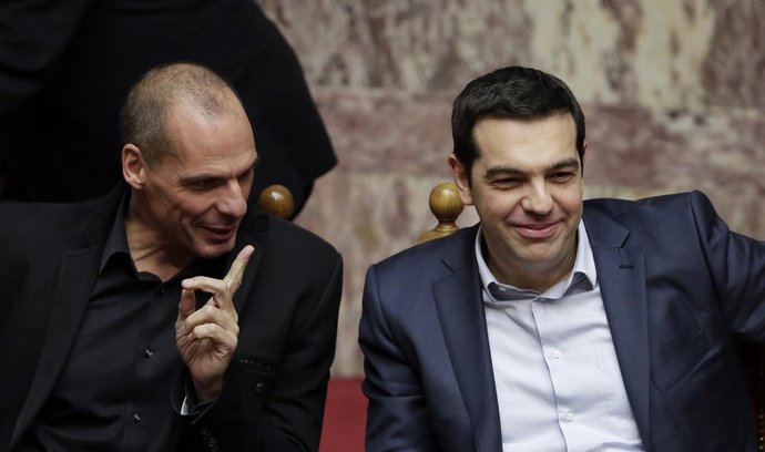 Řecký ministr financí Janis Varufakis (vlevo) a premiér Alexis Tsipras mají EU předložit seznam reforem.