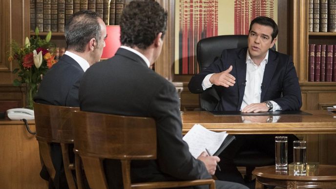 Řecký premiér Alexis Tsipras při televizním rozhovoru