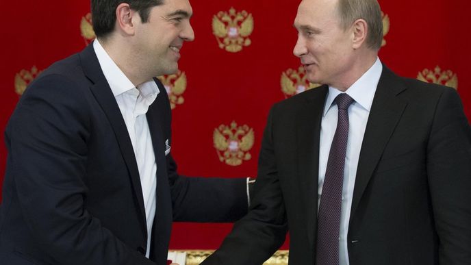 Řecký premiér Alexis Tsipras (vlevo) a ruský prezident Vladimir Putin při setkání v Moskvě (archivní foto z 8. dubna 2015)