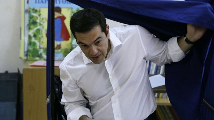 Řecký premiér Tsipras právě hlasoval v referendu