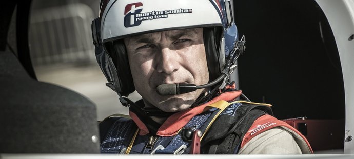 Pilot Martin Šonka bude opět hájit v obnoveném seriálu Red Bull Air Race české barvy