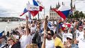 Budapešť patří k těm nejbližším zastávkám závodu Red Bull Air Race, proto tu pravidelně bývá hodně českých fanoušků. Budapešť patří k těm nejbližším zastávkám závodu Red Bull Air Race, proto tu pravidelně bývá hodně českých fanoušků.