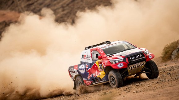 Rallye Dakar 2020: 5. etapa - Motorkářům se dařilo, Prokop hasil auto