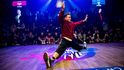 Kristián Mensa tančí ve finále soutěže Red Bull Dance Your Style