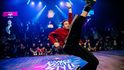 Kristián Mensa tančí ve finále soutěže Red Bull Dance Your Style