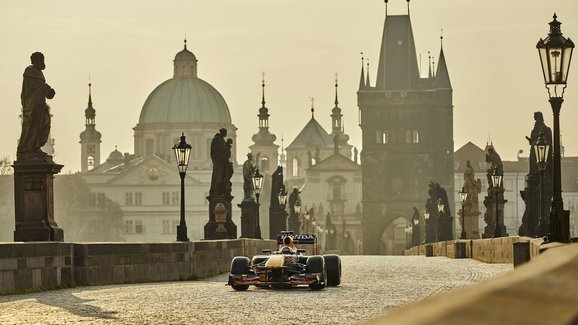F1 v Česku a na Slovensku. Video o road tripu formule 1 je venku, podívejte se 